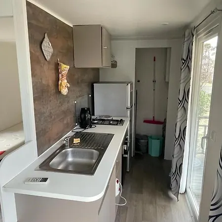 Mobile-home Dans Camping 4* 4/6 Personnes *